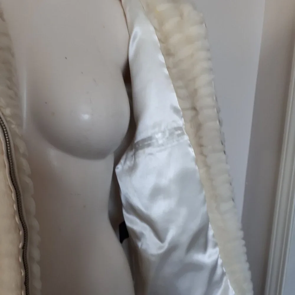 Gorgeous Faux Fur Ivory Jacket by Incognita - Sz. M - Picture 5 of 7